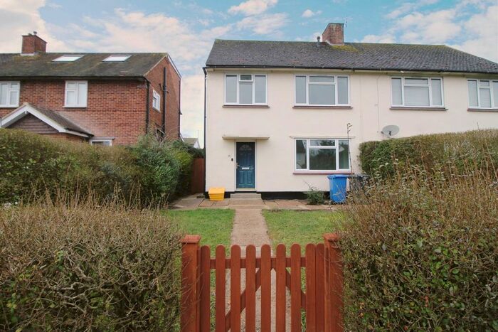 3 Bedroom Semi-Detached House To Rent In Bulkeley Avenue, Windsor, SL4