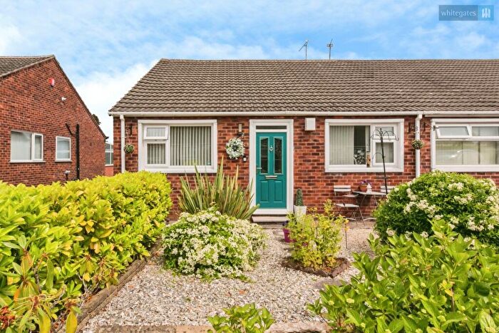 2 Bedroom Bungalow For Sale In Kempton Avenue, Crewe, Cheshire, CW1