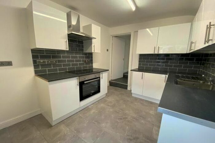 1 Bedroom Flat To Rent In Victoria Road, Swindon, SN1
