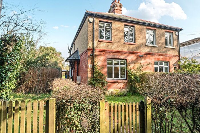 3 Bedroom Semi Detached House For Sale In Church Path, Hook, RG27