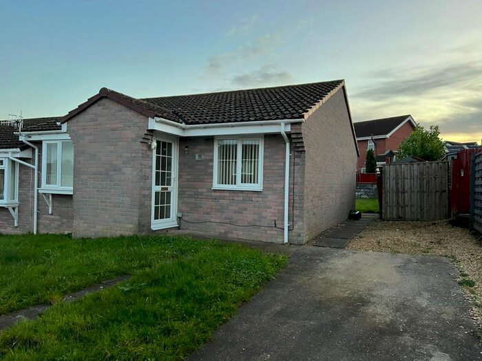 2 Bedroom Bungalow To Rent In Heol Seion, Llanelli, SA14