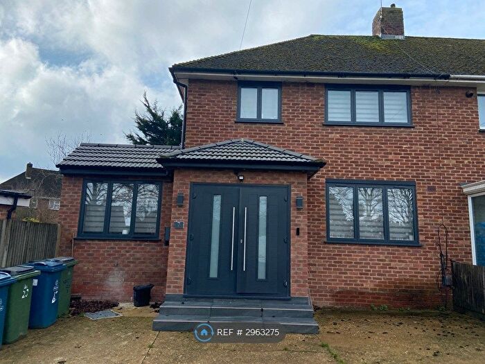 Studio To Rent In Sitwell Grove, Stanmore, HA7