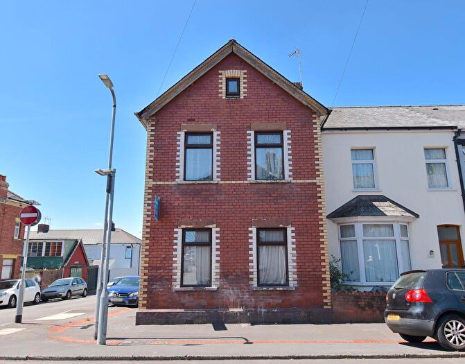 3 Bedroom End Of Terrace House For Sale In Oak Street, Newport, NP19