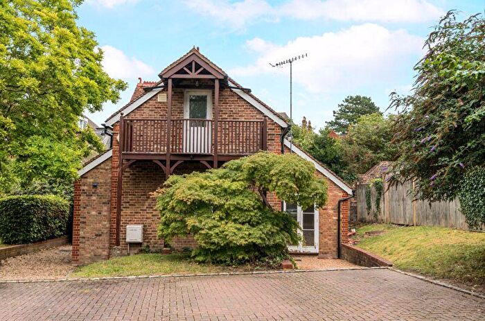 2 Bedroom Detached House To Rent In York Road, Guildford, GU1