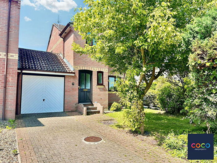 3 Bedroom Link Detached House To Rent In Hawthorn Close, Dorchester, Dorset, DT1