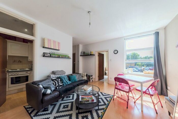 2 Bedroom Flat To Rent In High Road, Willesden Green, NW10