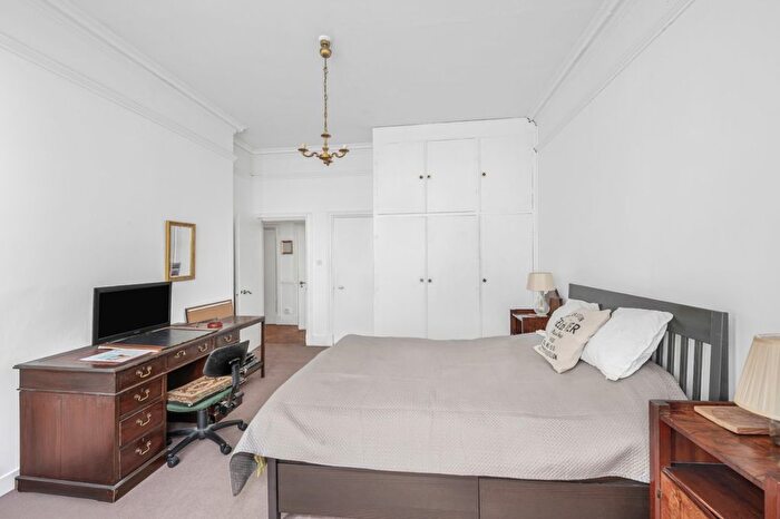 3 Bedroom Flat To Rent In Devonshire Mansions, Great Portland Street, W1W