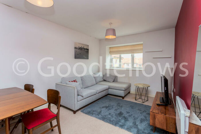 2 Bedroom Apartment To Rent In Schoolgate Drive, Morden, SM4