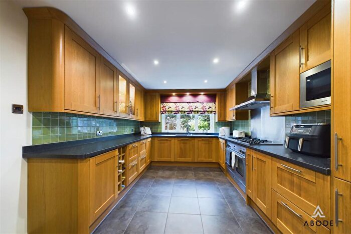 5 Bedroom Detached House For Sale In Scalpcliffe Close, Burton-On-Trent, DE15