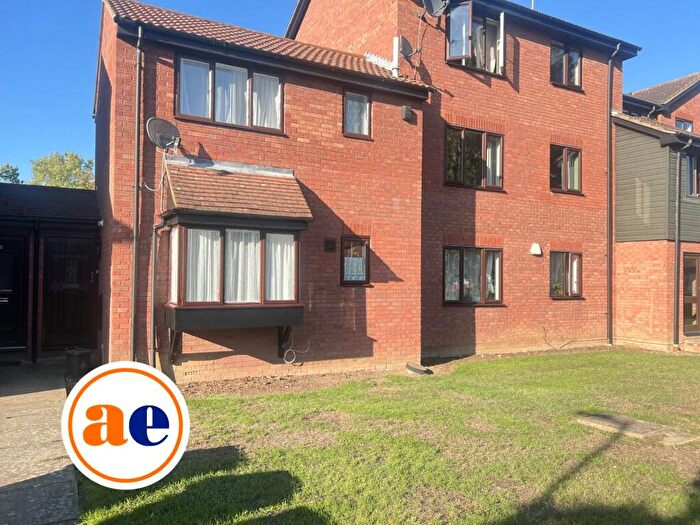 1 Bedroom House For Sale In Halifield Drive, Belvedere ** Video & D Floorplan Available **, DA17