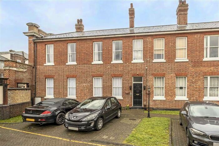 2 Bedroom Flat To Rent In Woodyates Road, London, SE12
