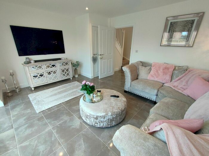 3 Bedroom Semi-Detached House For Sale In Rowson Drive, Whittington, Oswestry, SY11