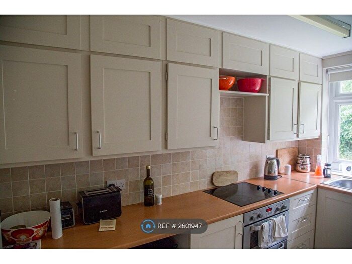1 Bedroom Flat To Rent In Harrowdene Gardens, Teddington, TW11