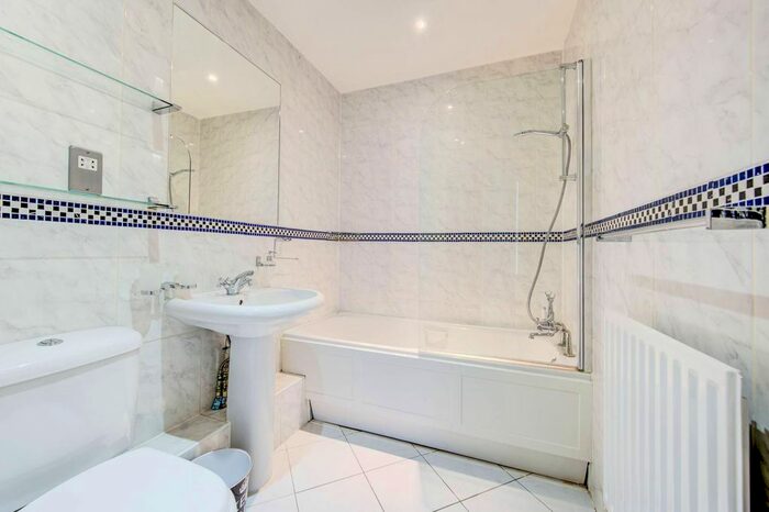 2 Bedroom Flat To Rent In Beckford Close, Kensington, London, W14