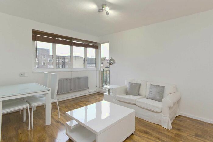 3 Bedroom Flat To Rent In Cromer Street, London, WC1H