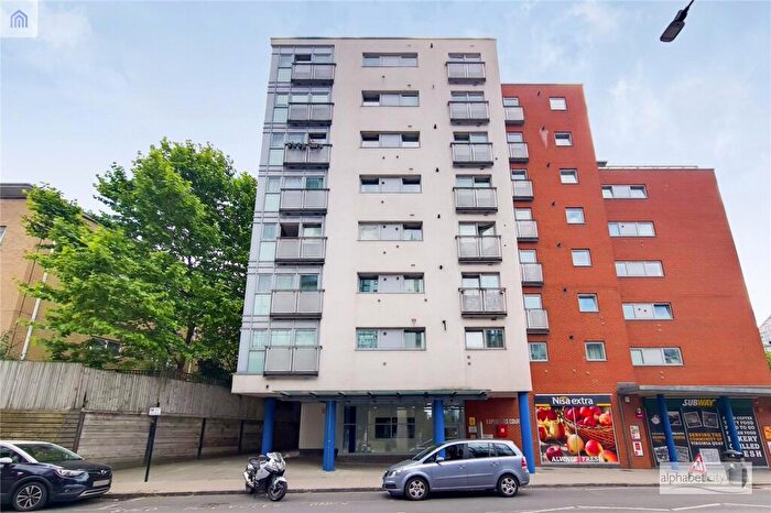 1 Bedroom Flat To Rent In Explorers Court, Newport Avenue, London, E14
