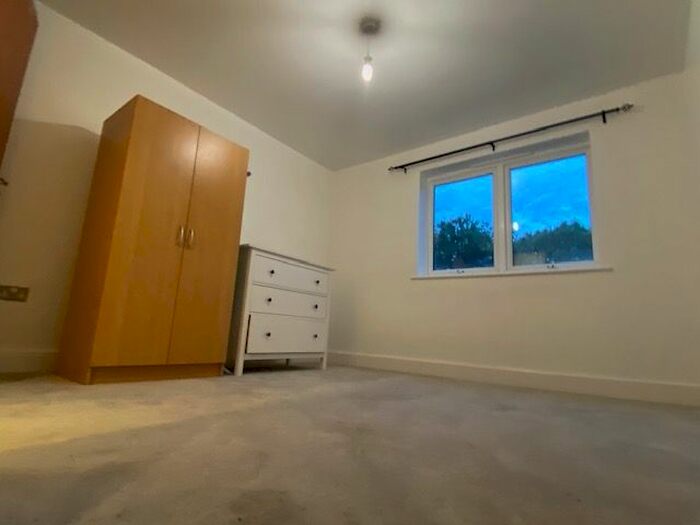 2 Bedroom Flat To Rent In Alscot Road, London, SE1