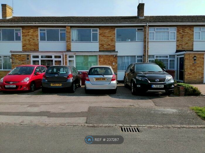 3 Bedroom Terraced House To Rent In Douglas Rd, Reading, RG4