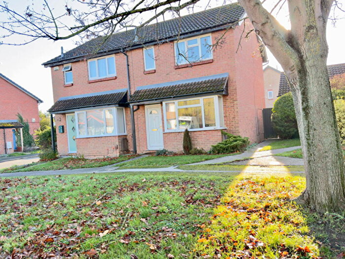 3 Bedroom Semi Detached House For Sale In Hyde Close, Newport Pagnell, MK16