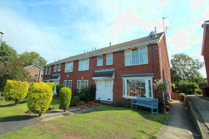 2 Bedroom Flat To Rent In Fieldway Avenue, Rodley, Leeds, LS13