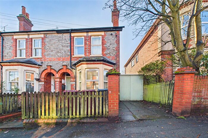 3 Bedroom Semi Detached House For Sale In Wantage Road, Reading, Berkshire, RG30