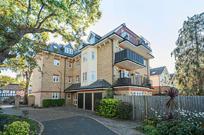 2 Bedroom Apartment For Sale In Oaklands Road, Bromley, BR1