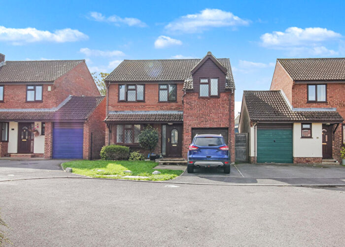 4 Bedroom Detached House For Sale In Ambridge Close, Street, BA16