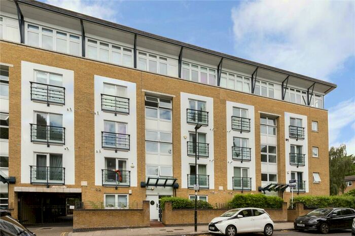2 Bedroom Apartment To Rent In Clephane Road, London, N1