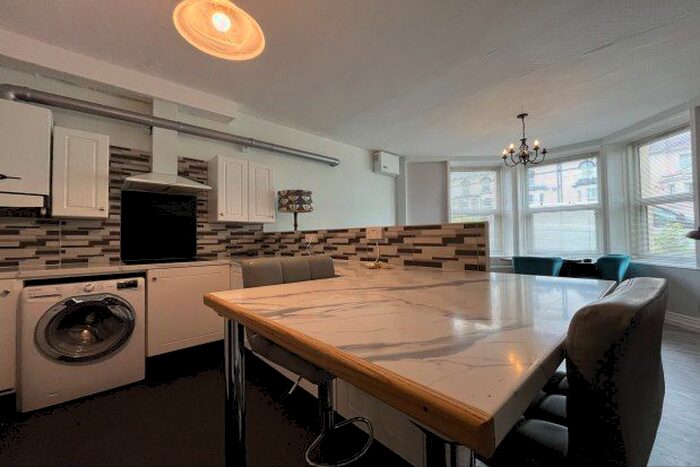 1 Bedroom Flat To Rent In Barton Villas, Dawlish, EX7