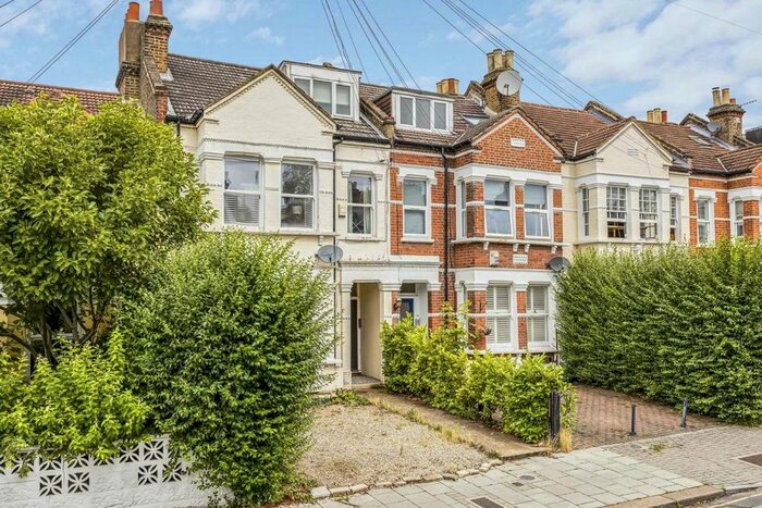 2 Bedroom Flat To Rent In Gleneagle Road, London, SW16