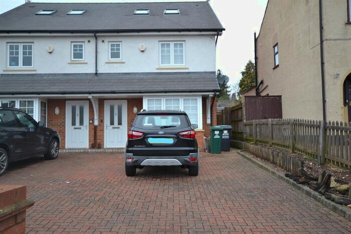 3 Bedroom Semi-Detached House To Rent In Watford Road, Croxley Green, Rickmansworth, WD3