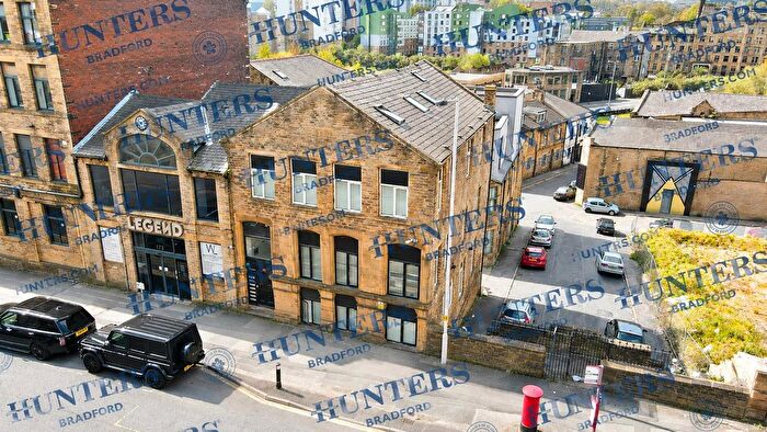 2 Bedroom Flat To Rent In Sunbridge Road, Bradford, West Yorkshire, BD1