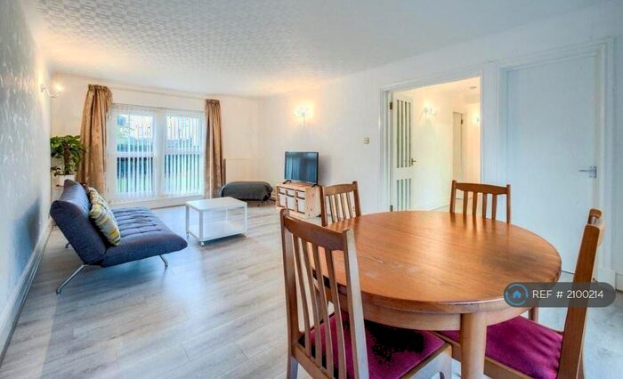 2 Bedroom Flat To Rent In Copper Beeches, Solihull, B91