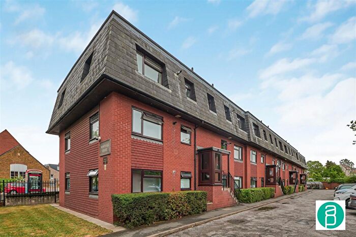2 Bedroom Flat To Rent In Cromwell Road, Wimbledon, SW19