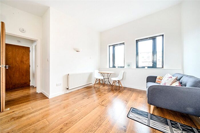 1 Bedroom Flat For Sale In Bird In Hand Mews, London, SE23
