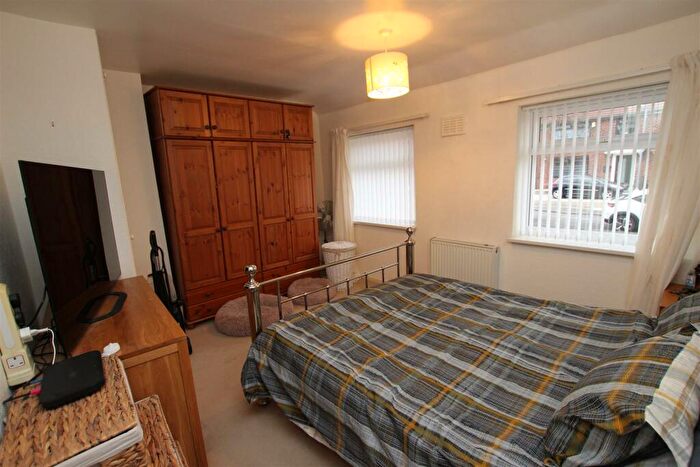 3 Bedroom Terraced House For Sale In Chipping Road, Bolton, BL1
