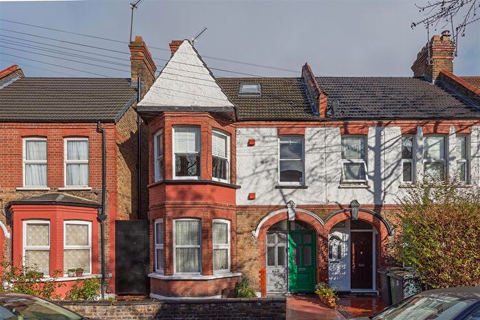 2 Bedroom Flat For Sale In Bloxhall Road, Leyton, E10