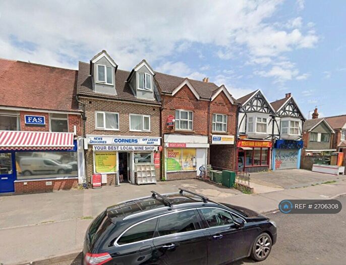 2 Bedroom Flat To Rent In Nutfield Road, Merstham, Redhill, RH1