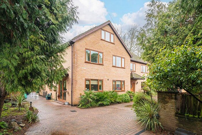 7 Bedroom Detached House For Sale In Lingwood Gardens, Isleworth, TW7