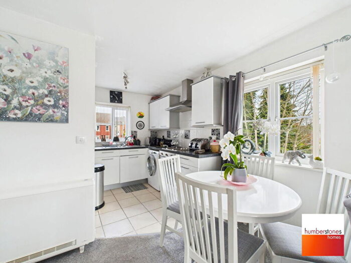 1 Bedroom Flat For Sale In Charter Place, Oldbury, B68