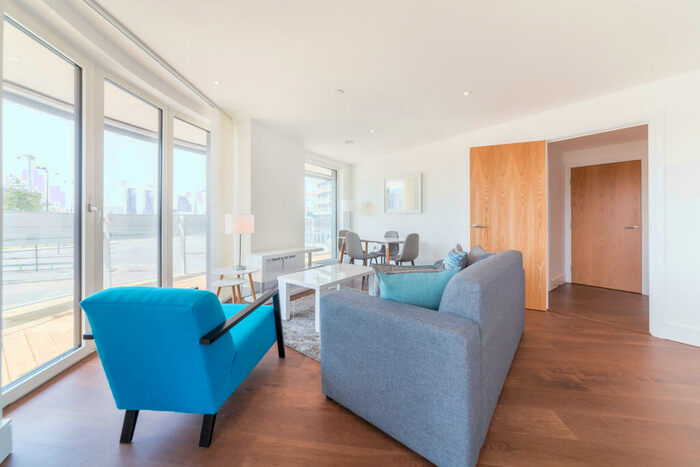 3 Bedroom Apartment To Rent In Gateway Tower, Western Gateway, Royal Victoria, London, E16