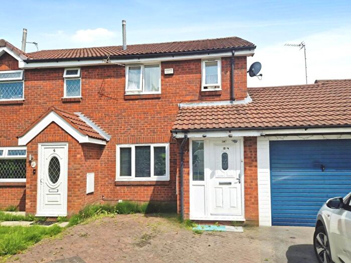 3 Bedroom Semi-Detached House For Sale In Stour Road, Astley, Tyldesley, Manchester, M29