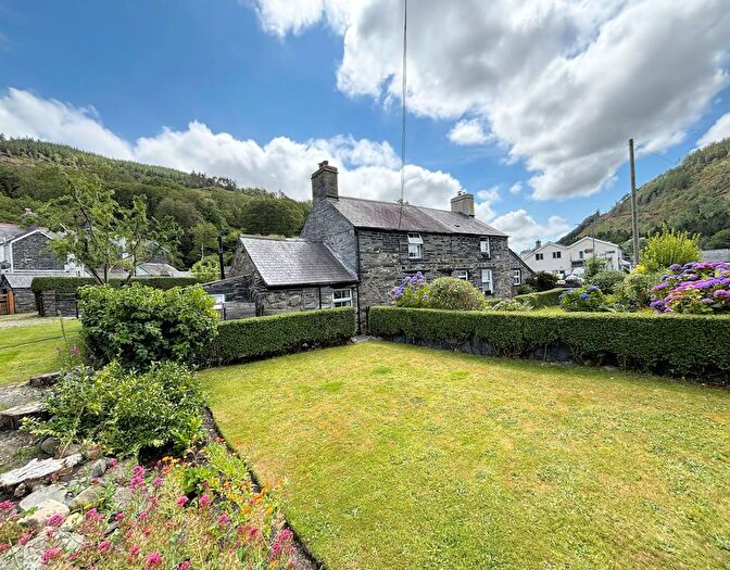 3 Bedroom Cottage For Sale In , LL36