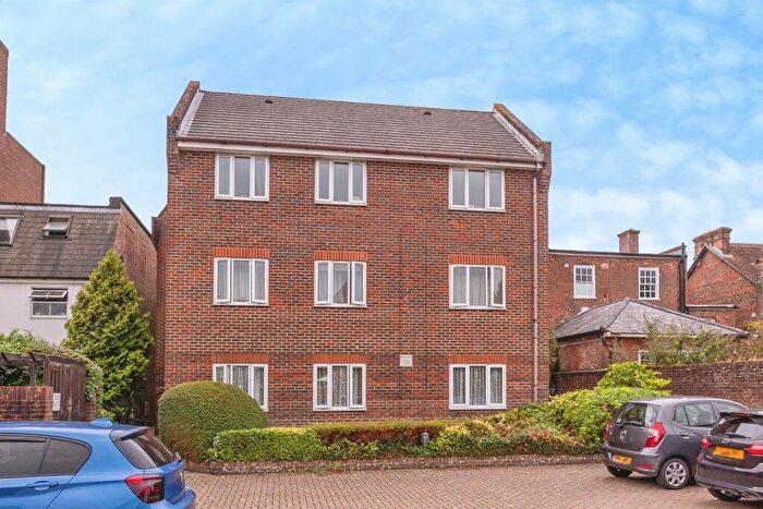 2 Bedroom Flat For Sale In East Street, Havant, PO9