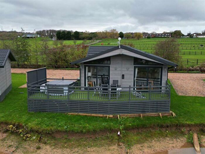 3 Bedroom Chalet For Sale In Finch Lodge, Willow Lakes, Ashby Cum Fenby, DN37