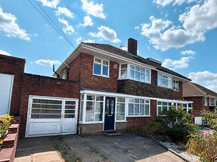 3 Bedroom Semi Detached House For Sale In Brownswall Road, Brownswall Estate, Sedgley, DY3