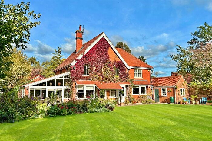 5 Bedroom Detached House For Sale In Meeting House Lane, Brant Broughton, Lincoln, LN5