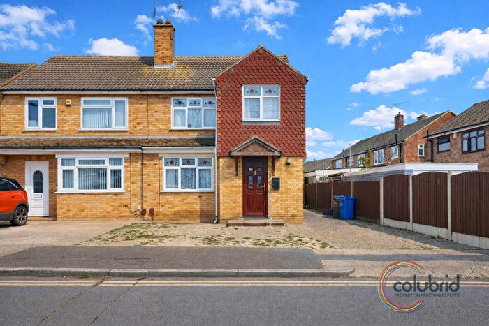 3 Bedroom Semi Detached House For Sale In Allensway, Stanford-Le-Hope, SS17