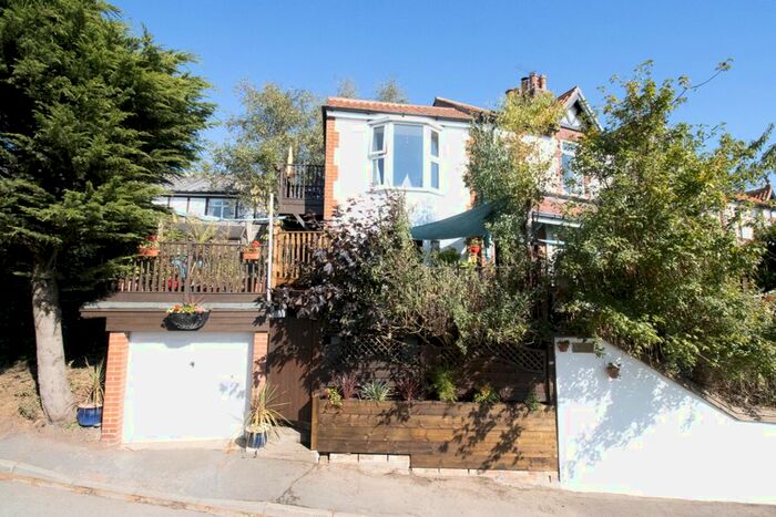 3 Bedroom Cottage For Sale In Mount View, Muston, Filey, YO14