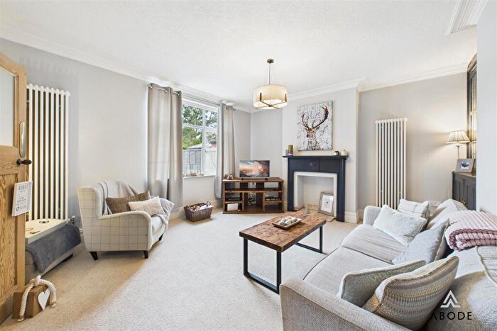 3 Bedroom End Of Terrace House For Sale In Bearwood Hill Road, Burton-On-Trent, DE15